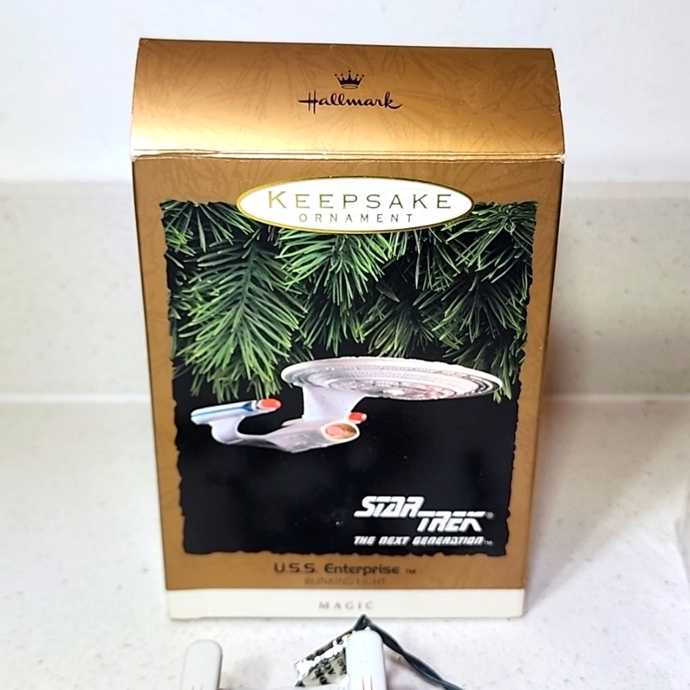 U.S.S Enterprise. STAR TREK THE NEXT GENERATION. Vintage Hallmark 1993